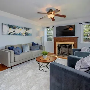 https://beautifully-designed-king-beds-2-living-rooms-dt-neighborhood.portland-hotels.info